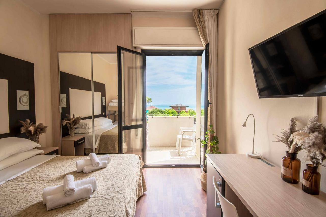 Hotel Baby B&B Milano Marittima Dış mekan fotoğraf