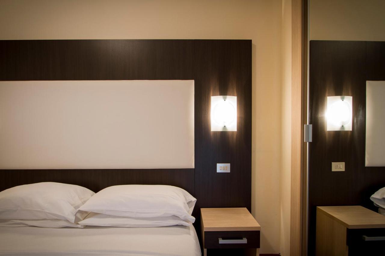 Hotel Baby B&B Milano Marittima Dış mekan fotoğraf