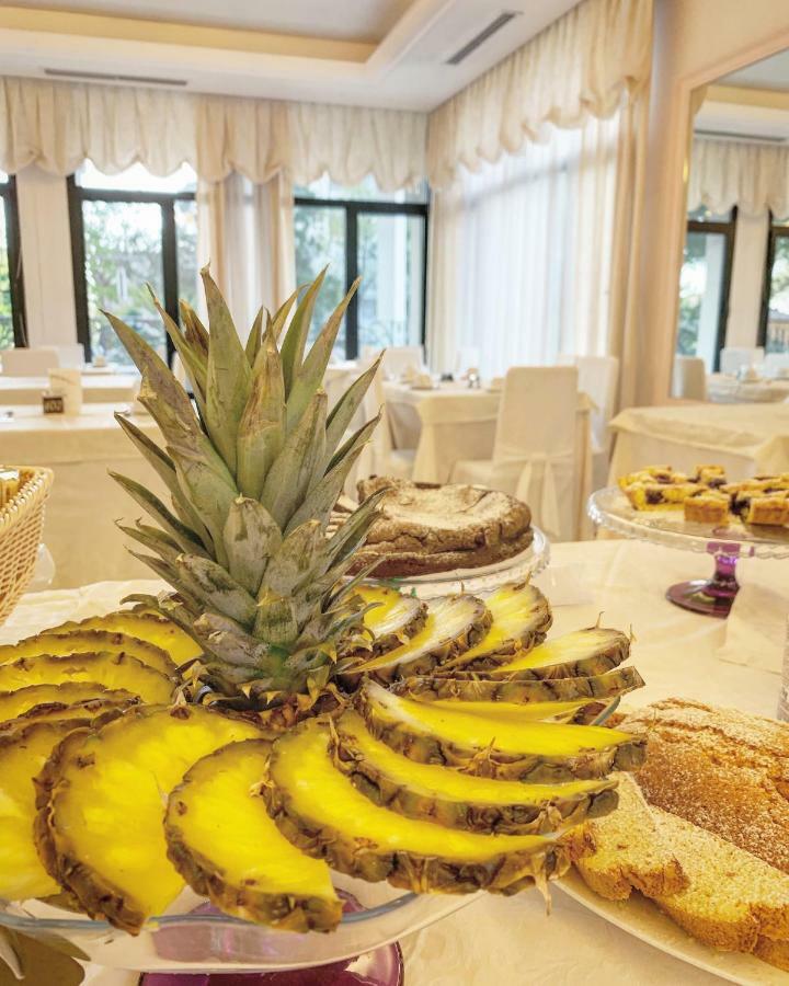 Hotel Baby B&B Milano Marittima Dış mekan fotoğraf