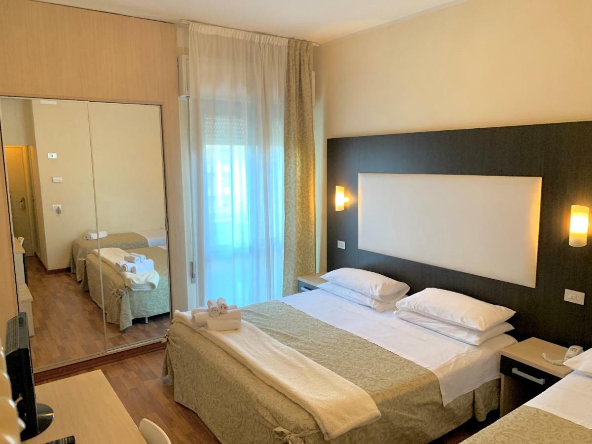 Hotel Baby B&B Milano Marittima Dış mekan fotoğraf