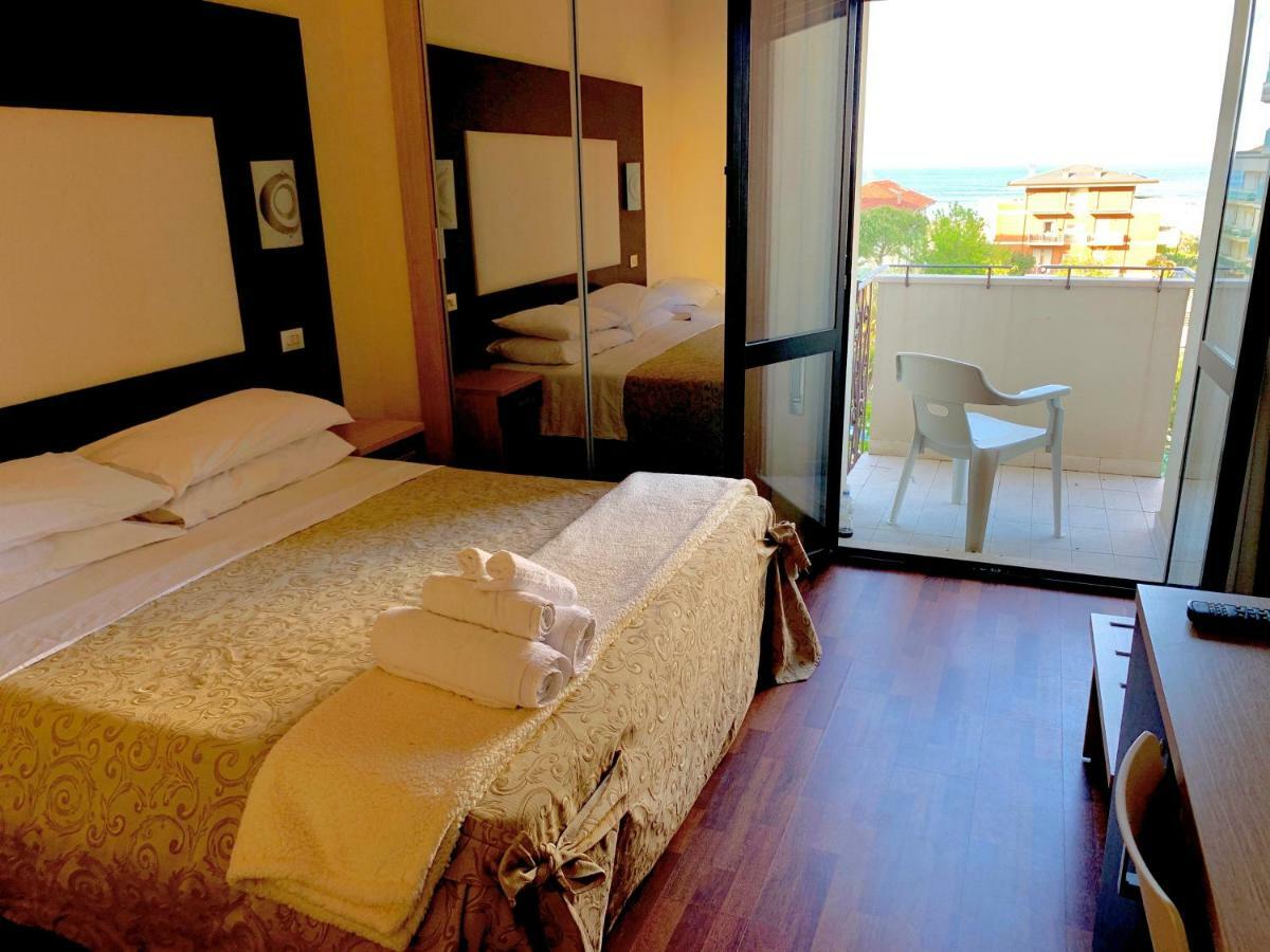 Hotel Baby B&B Milano Marittima Dış mekan fotoğraf